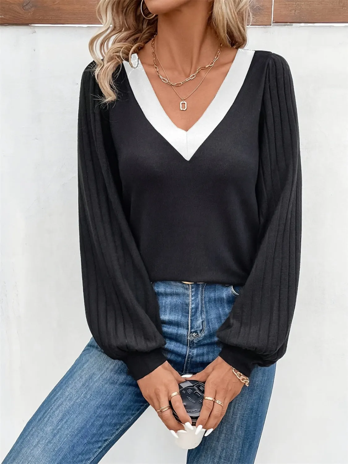 Contrast V-Neck Long Sleeve Top