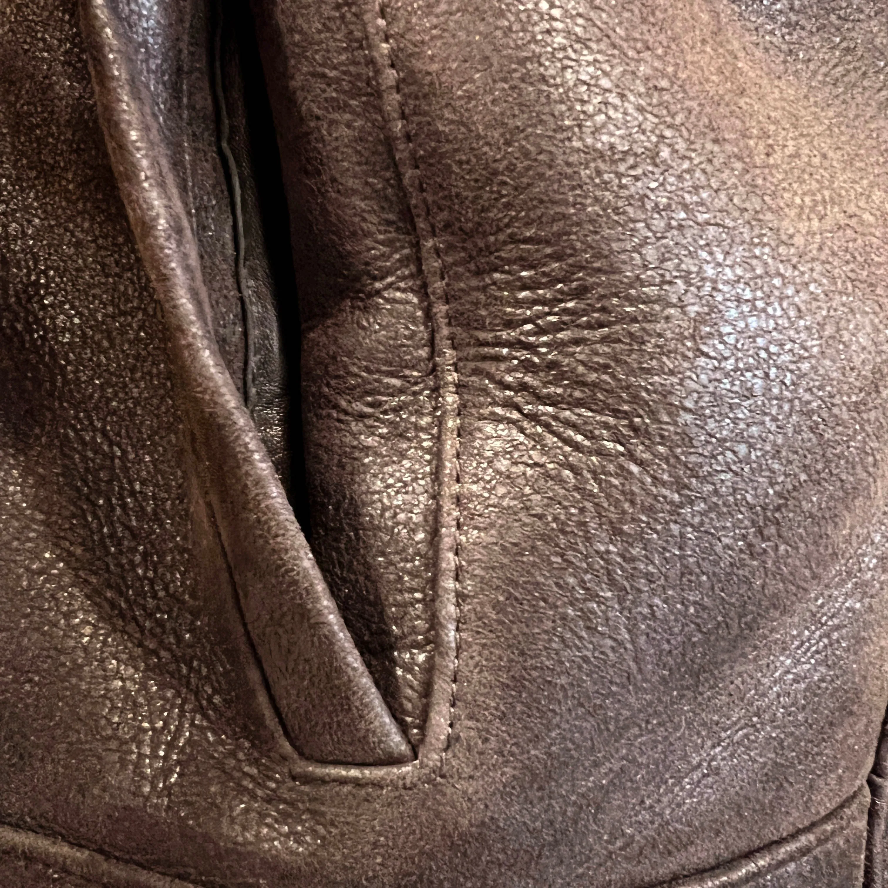 MEN'S GILET / TEXTURED BROWN LEATHER
