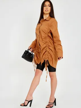 Rachelle Drawstring Ruched Buttoned Shirt Dress In Camel